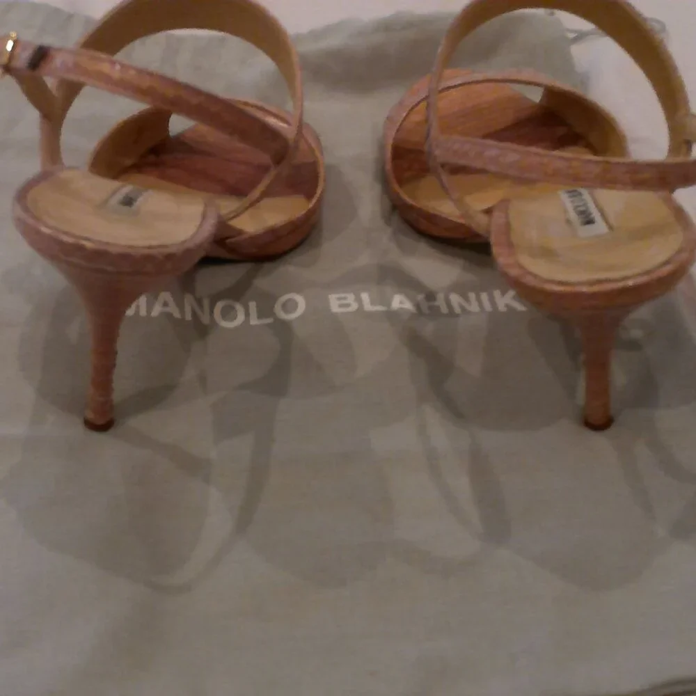 Manolo Blahnik Sandals in Snake Pink Size 38 (Size 8) - Picture 6 of 7